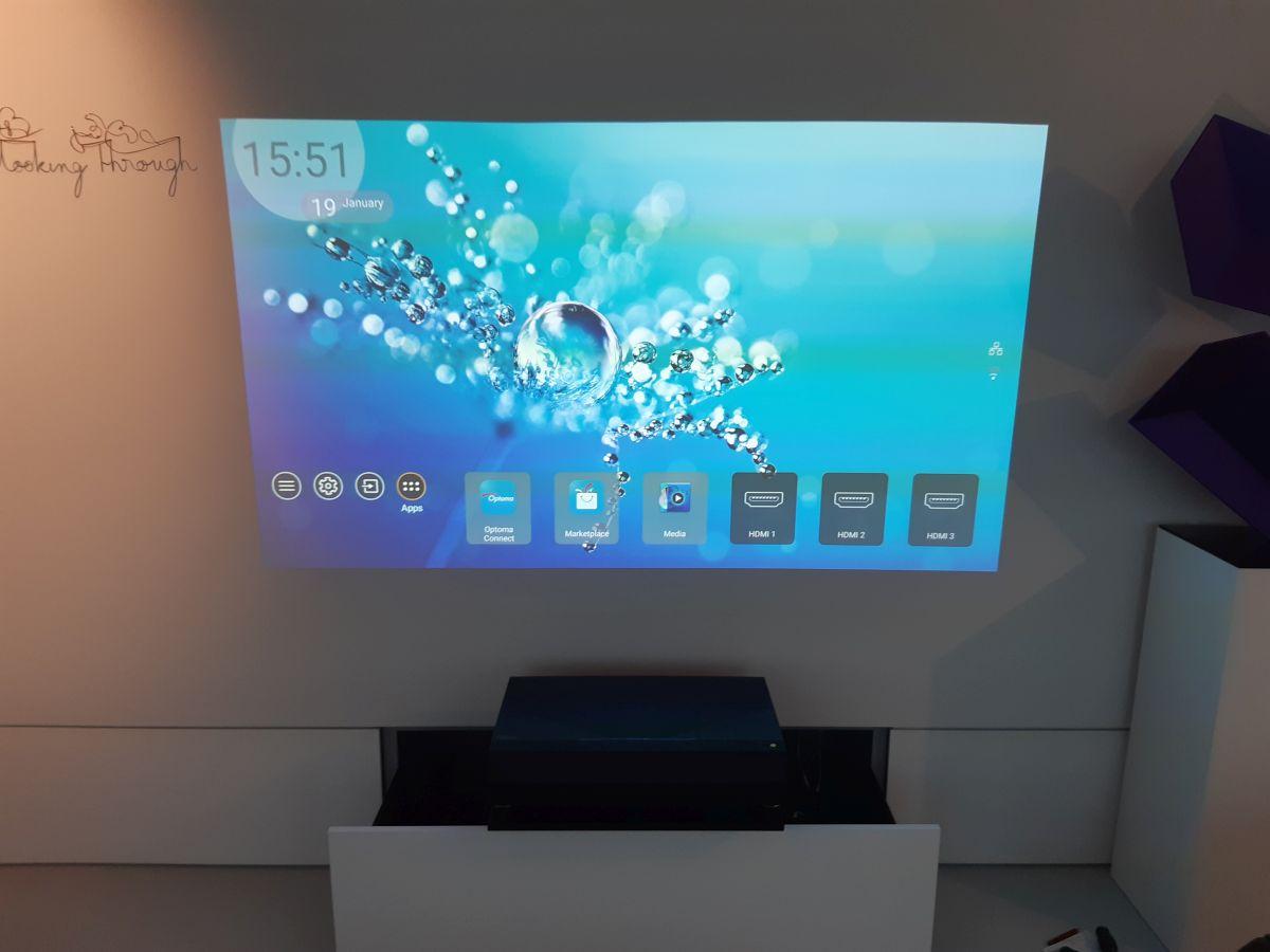 UST projector met lift uit schuif te hasselt - Belgiê